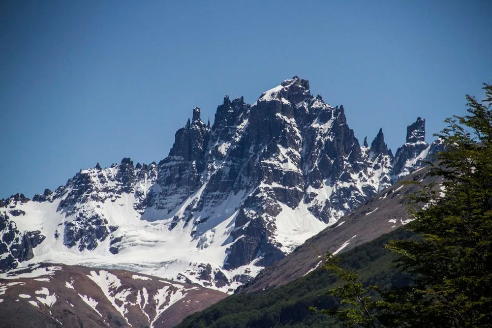 Cordillera nevada de Aysén — picos rocosos del Cerro Castillo cerca de Coyhaique