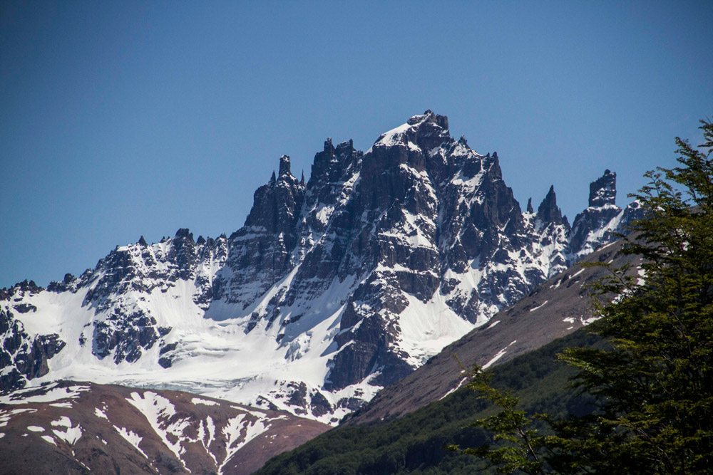 Cordillera nevada de Aysén — picos rocosos del Cerro Castillo cerca de Coyhaique