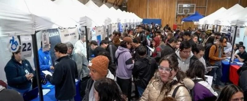 Punta Arenas rompe récord: feria laboral convocó a 1.800 personas