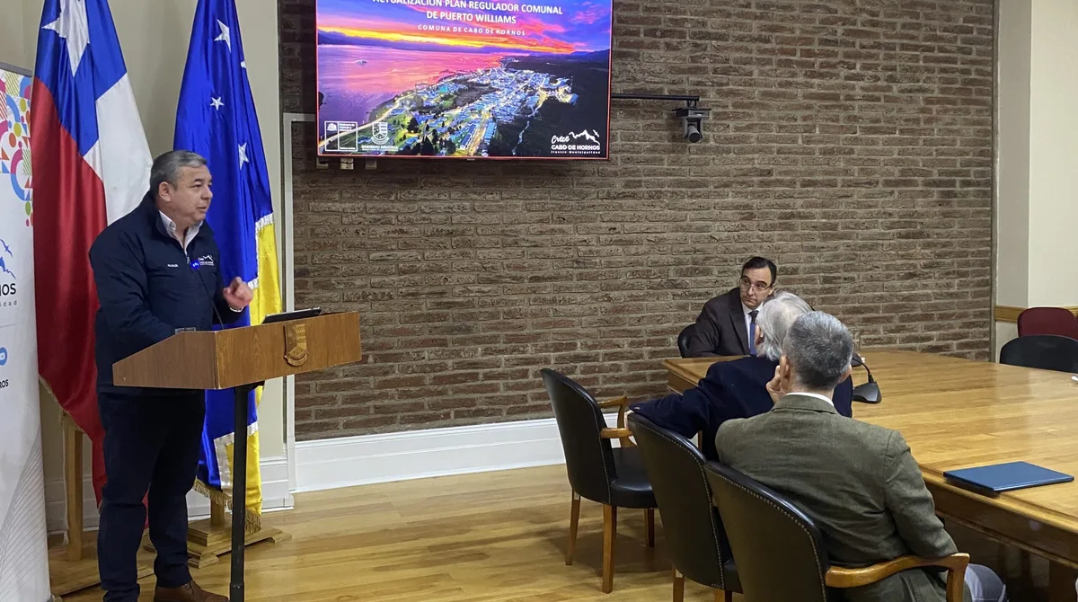 Puerto Williams traza su futuro urbano sin perder el entorno austral