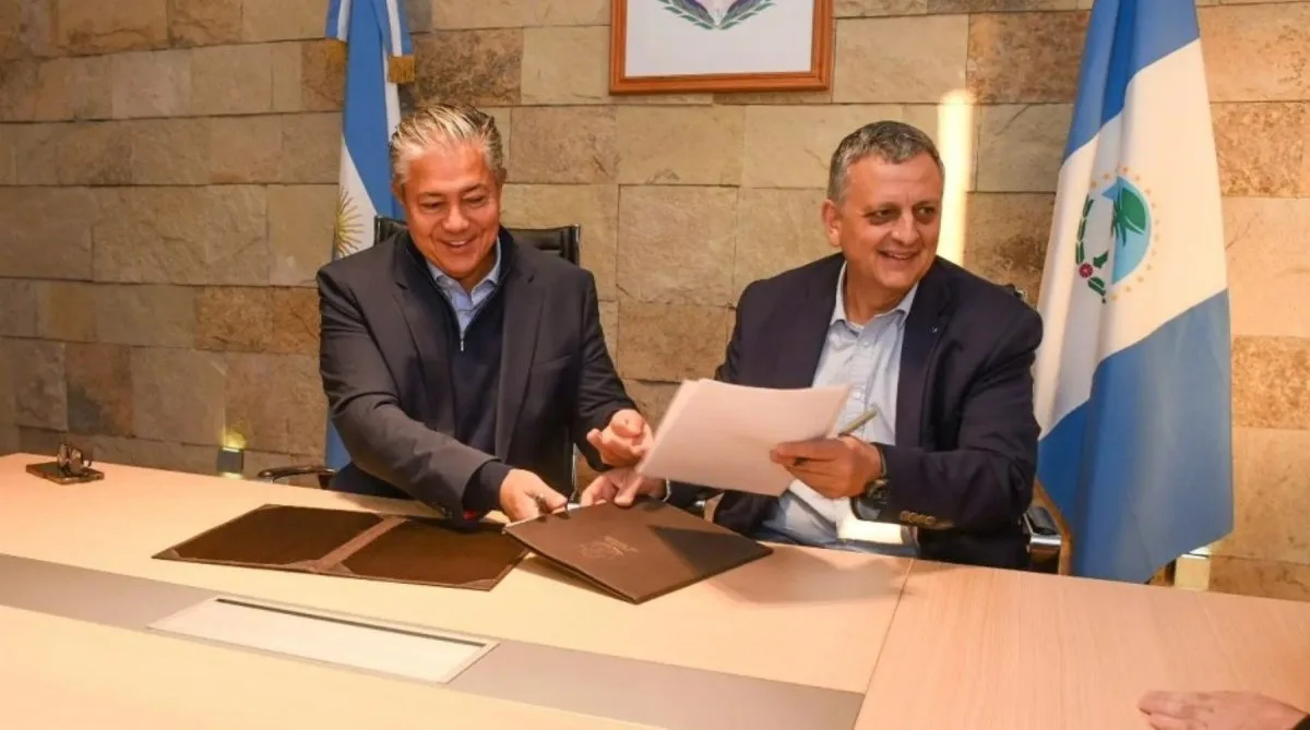 Neuquén y YPF sellaron el acuerdo para exportar GNL desde Vaca Muerta