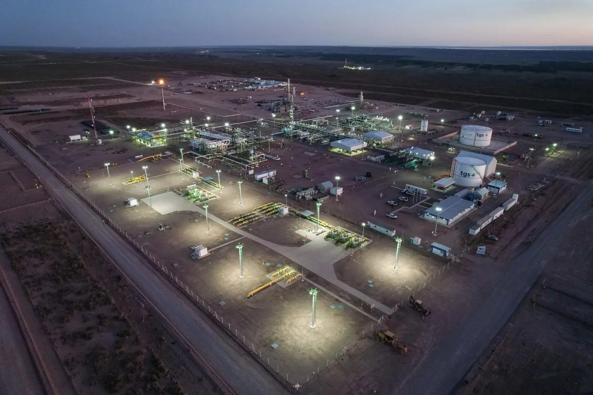 YPF y socios apuestan USD 3.000 millones para exportar gas patagónico como GNL