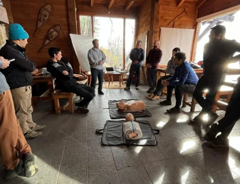 RCP en el Berghof: seguridad de montaña suma capacitación en Bariloche