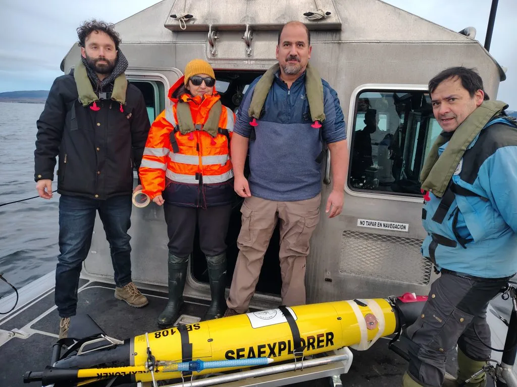 INACH prueba un planeador submarino en el Estrecho de Magallanes