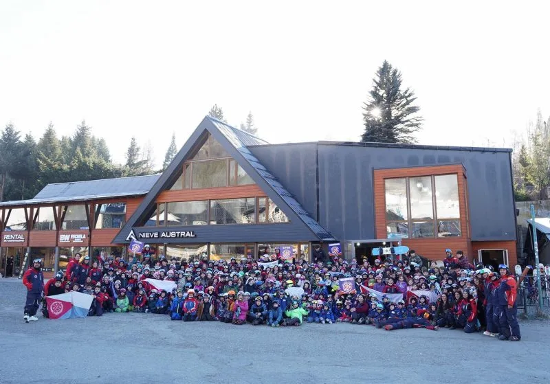 El Club Andino cierra los cursos de invierno con diplomas y refugio renovado