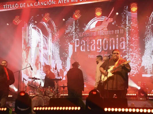 45 años de folklore en el sur: el festival más austral del continente, a sala llena