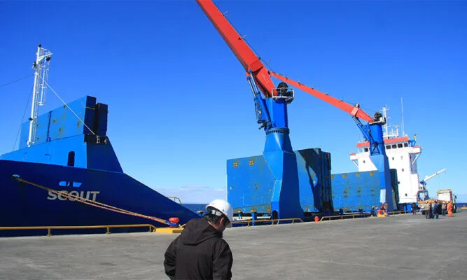 Radonich y la ruta comercial a Malvinas: Punta Arenas perdió USD 20 millones