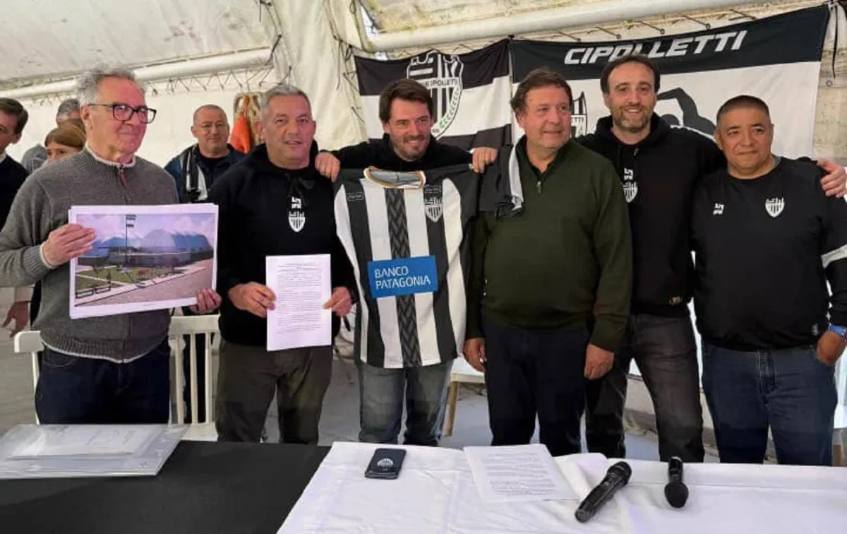 Club Cipolletti techó su pileta con financiación de Río Negro