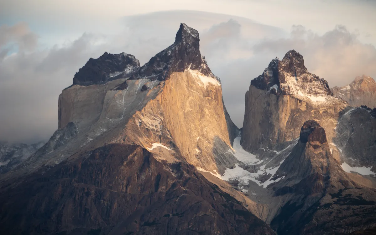 Los Cuernos del Paine reflejados en el lago
