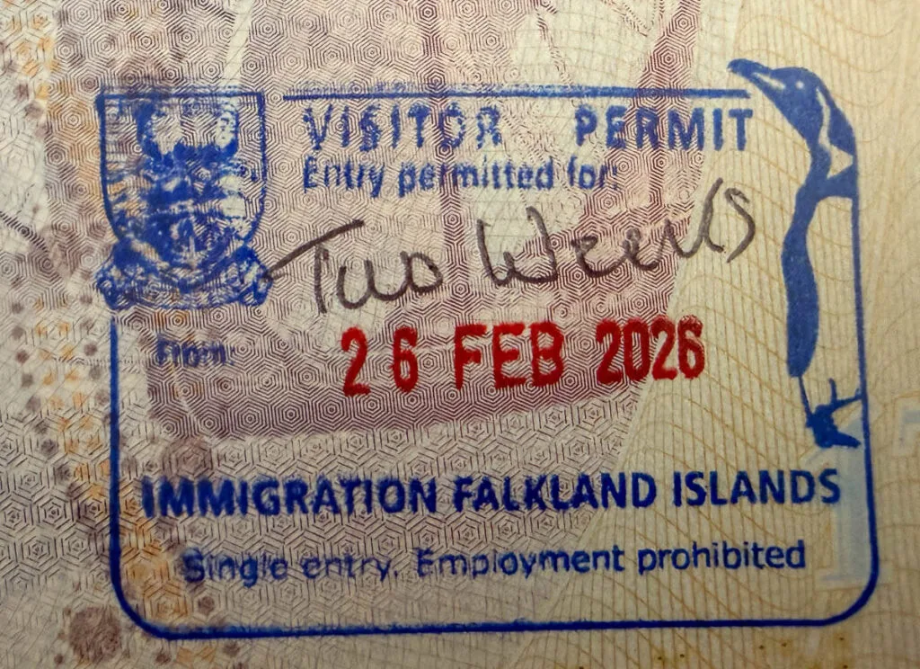 Sello de permiso de visitante de Inmigración de las Islas Malvinas: empleo prohibido